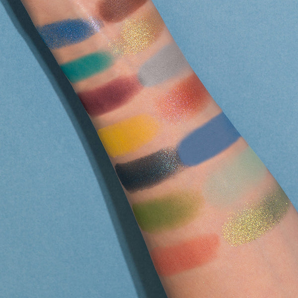 ADVENTUROUS | 21 SHADE PALETTE & BRUSH